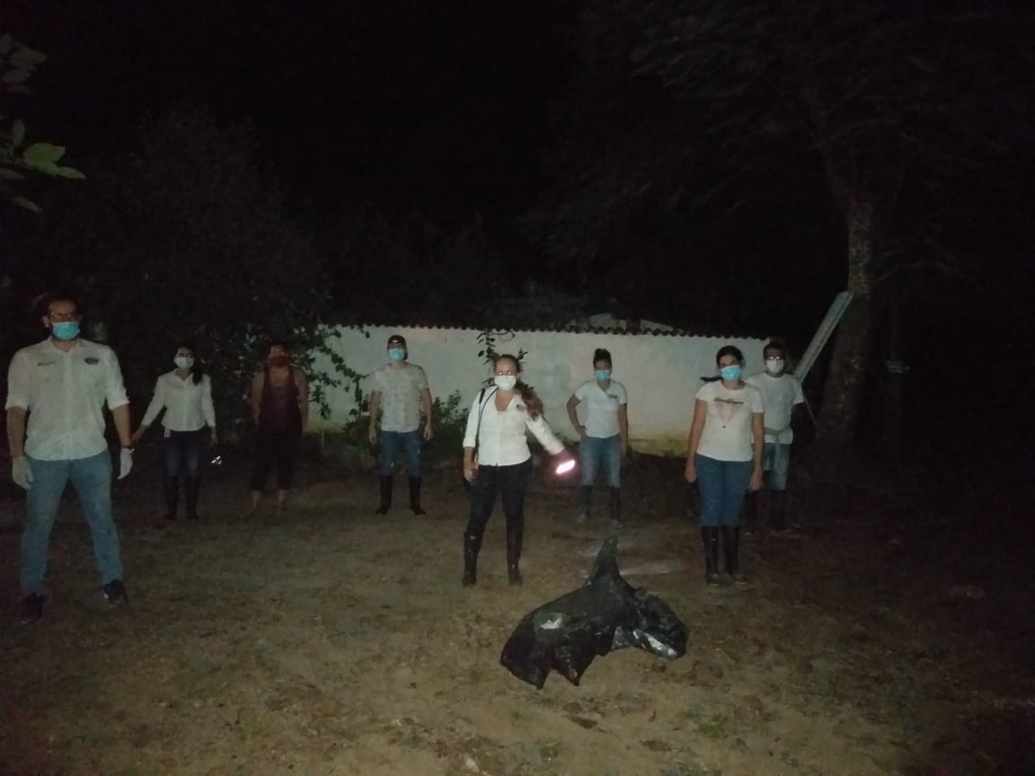 equipo de corpamag y comunidad en recolección caracol